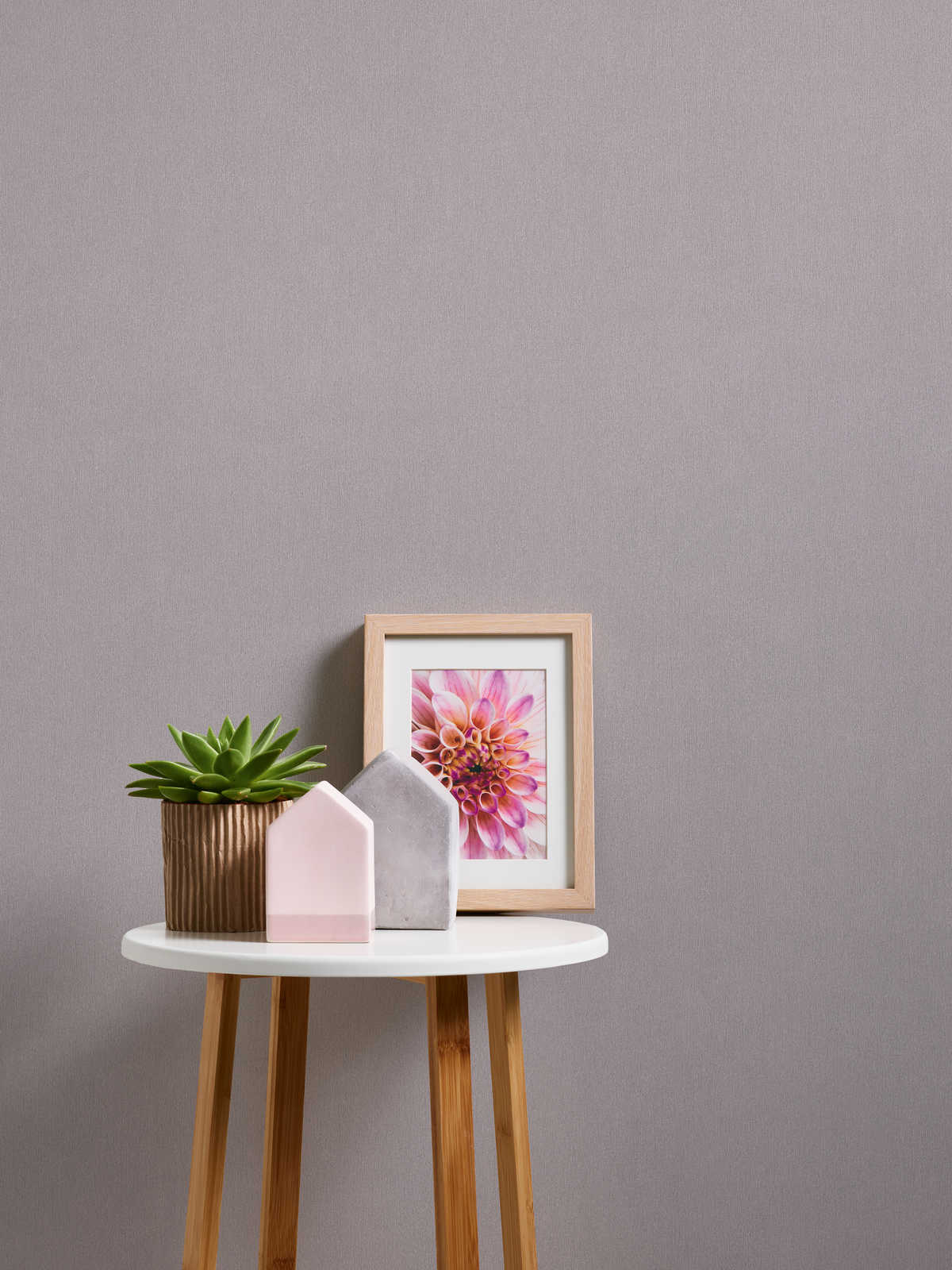             Unitapete Grau mit Farbschraffur, glattes Vlies
        