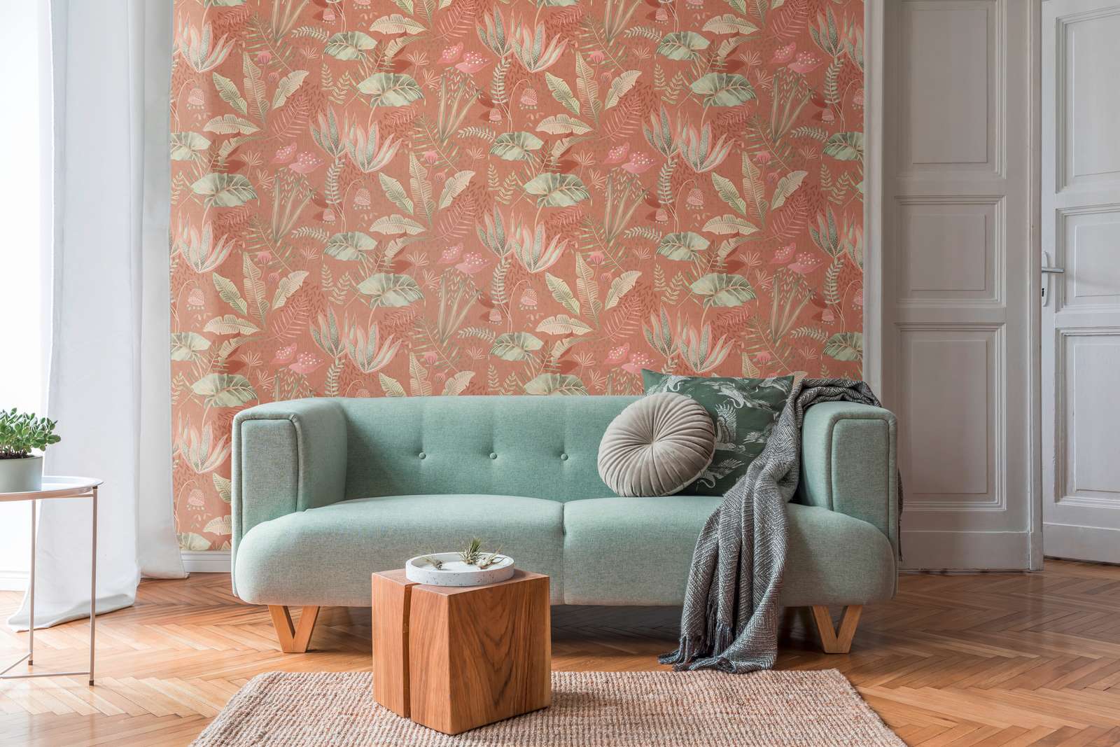             papier peint en papier floral avec des feuilles mélangées légèrement structuré, mat - rouge, orange, vert
        
