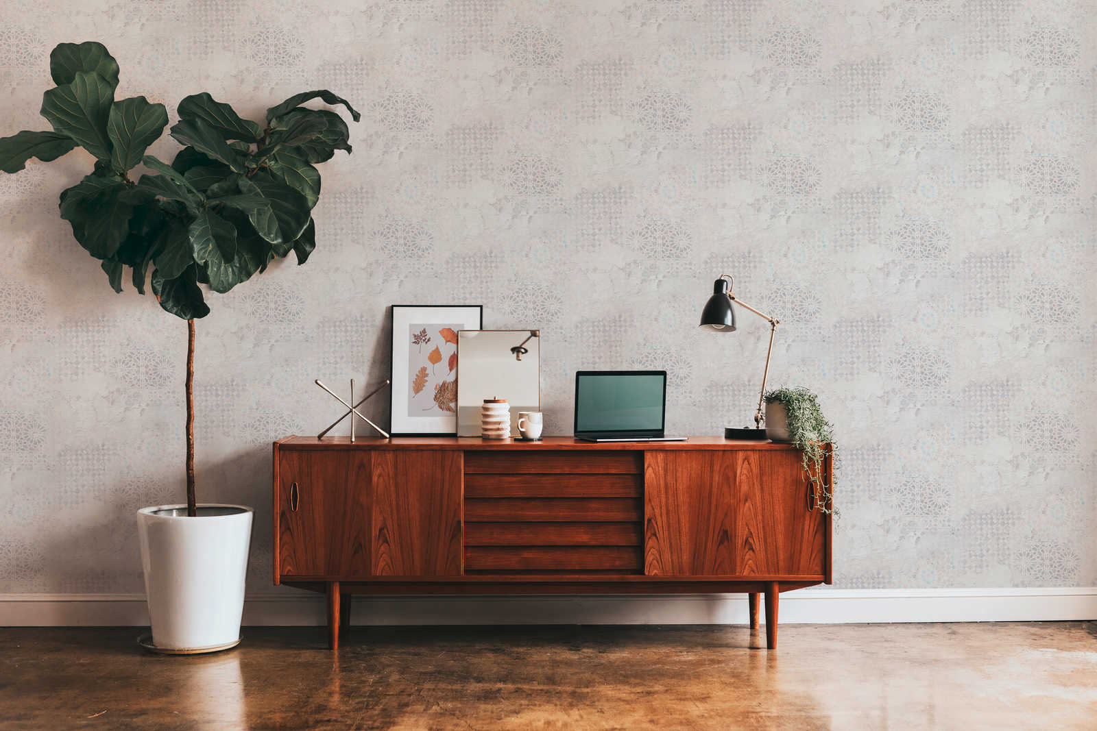             Mustertapete mit Mosaik Design im Vintage Stil – Grau, Grün, Lila
        