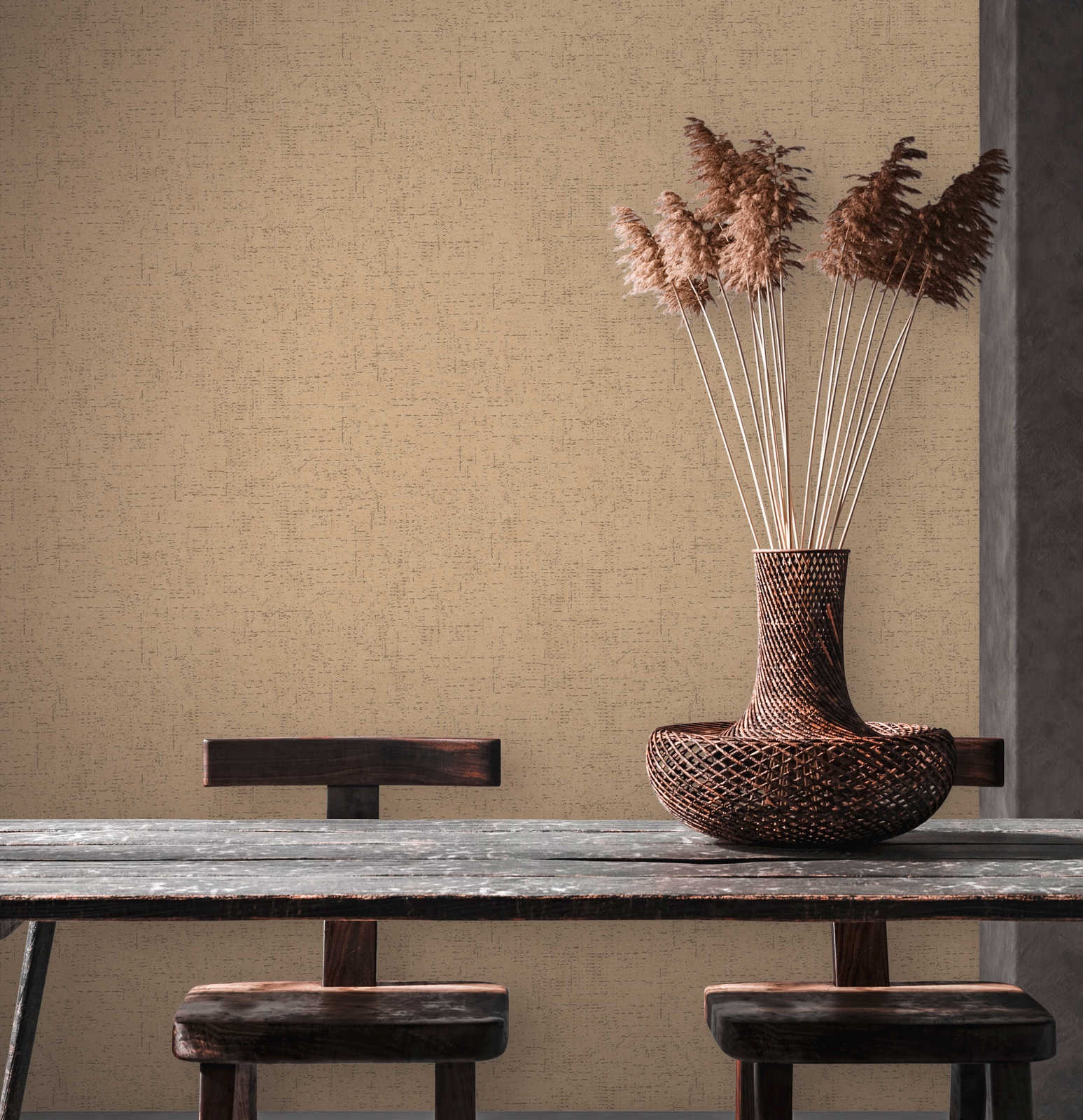             Schraffierte Unitapete im rustikalen Stil – Beige, Braun
        