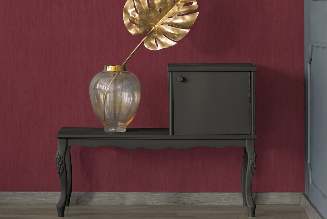 Dark red wallpaper in hallway AS373376