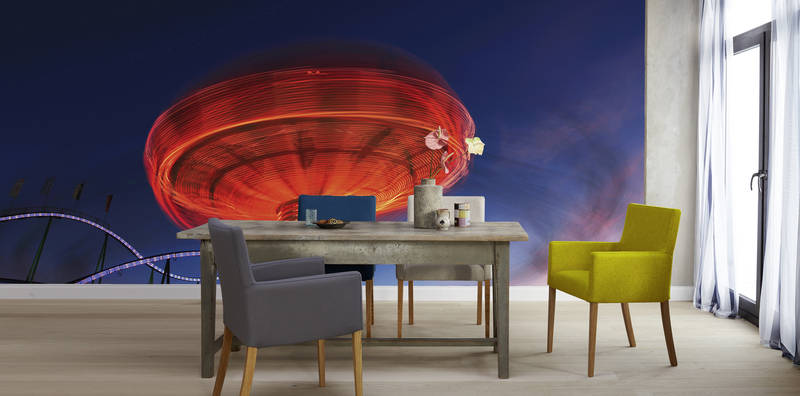             Karussell rot – Fototapete Rummel bei Nacht
        