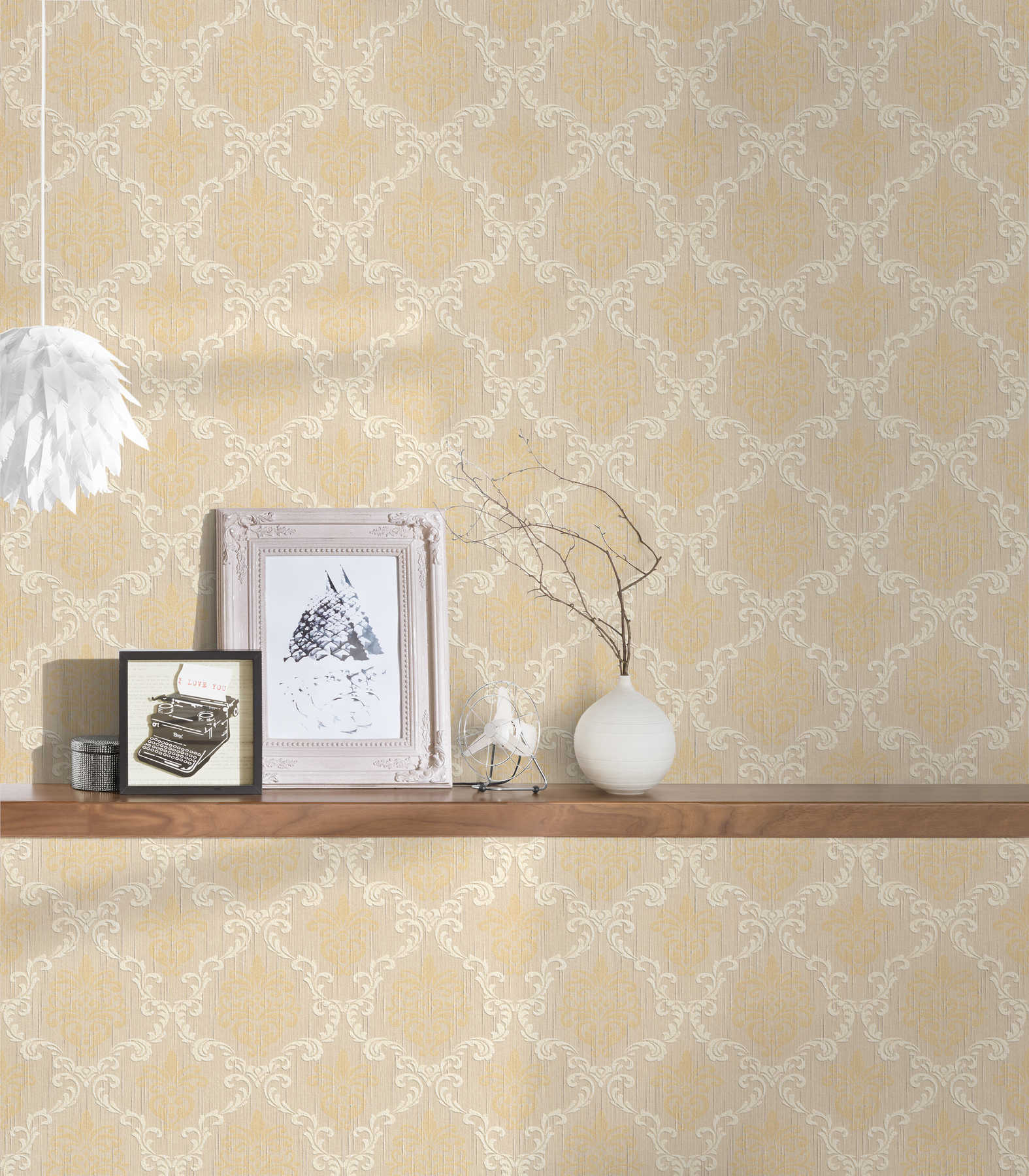             Tapete mit Ornament Design im Kolonial Stil – Beige
        