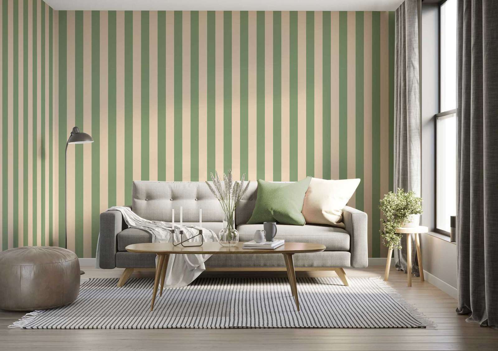 sofa, wohnzimmer, gestreifte wand, couchtisch, kissen set
