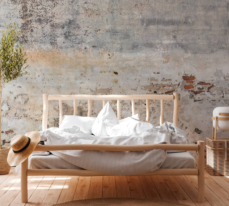             Fototapete alte & verputzte Ziegelsteinmauer – Grau, Braun
        