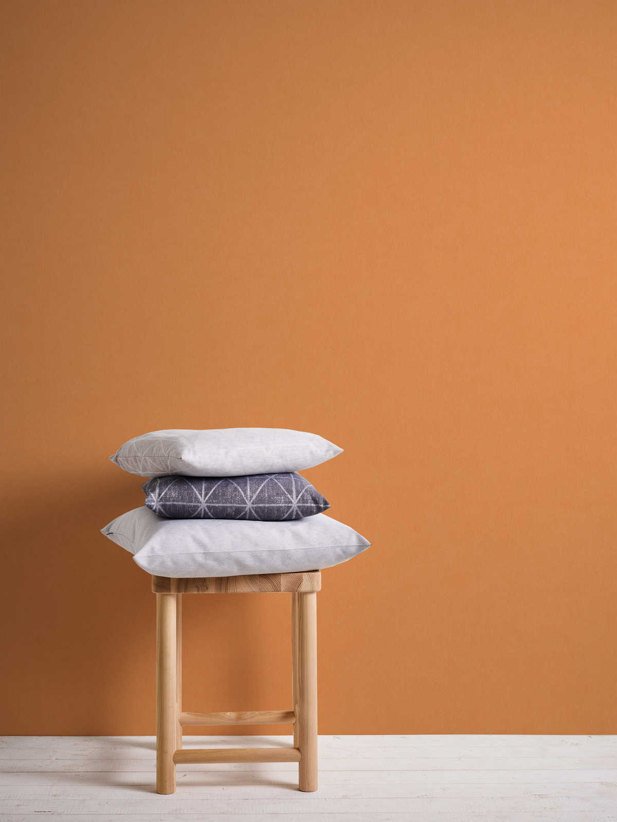             Glatte Tapete Kinderzimmer einfarbig – Orange
        