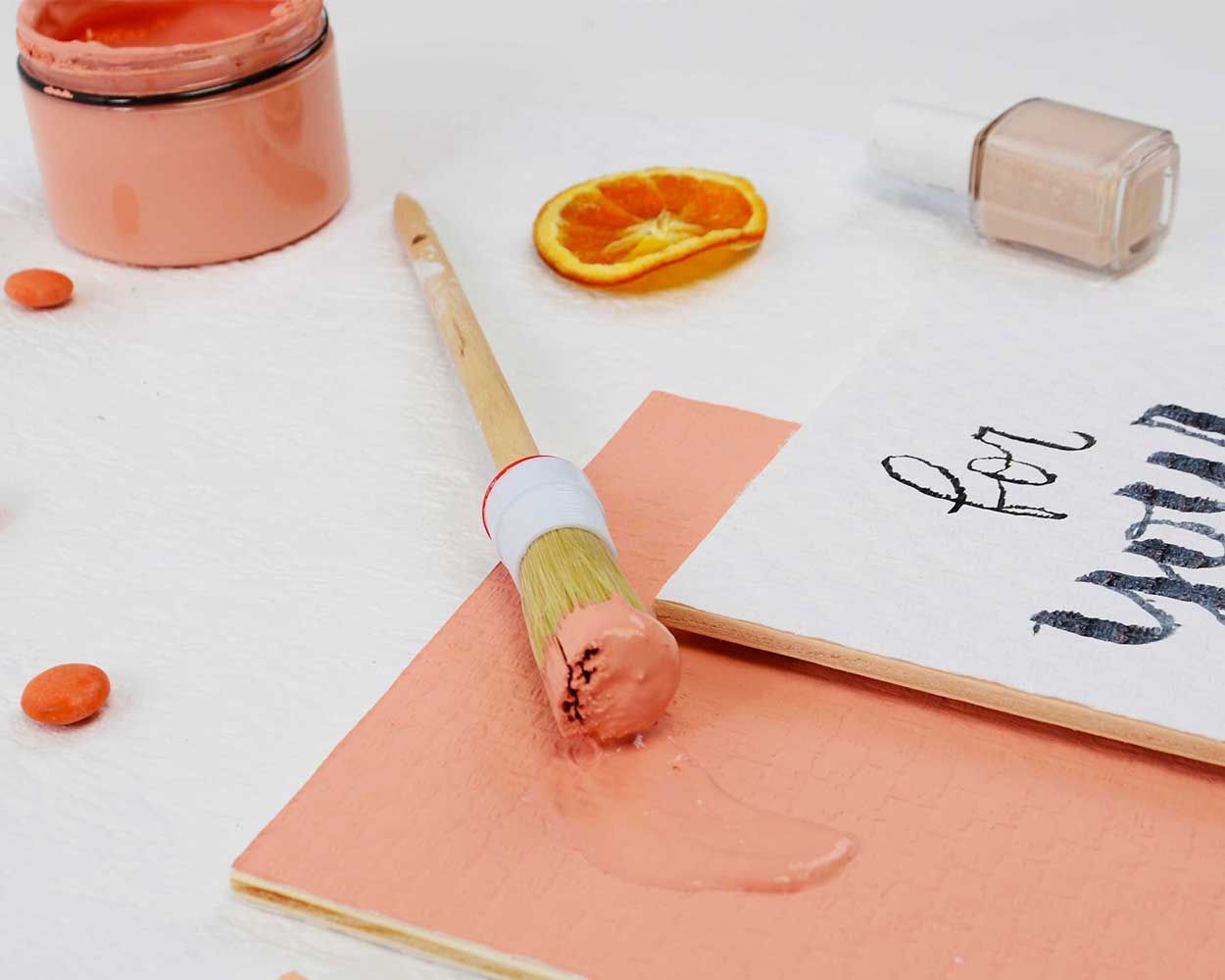 Überstreichbare Tapete mit Strukturdesign