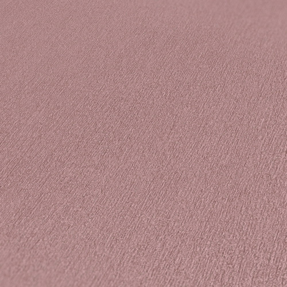             Unifarbene Tapete Altrosa mit Farbschraffur
        