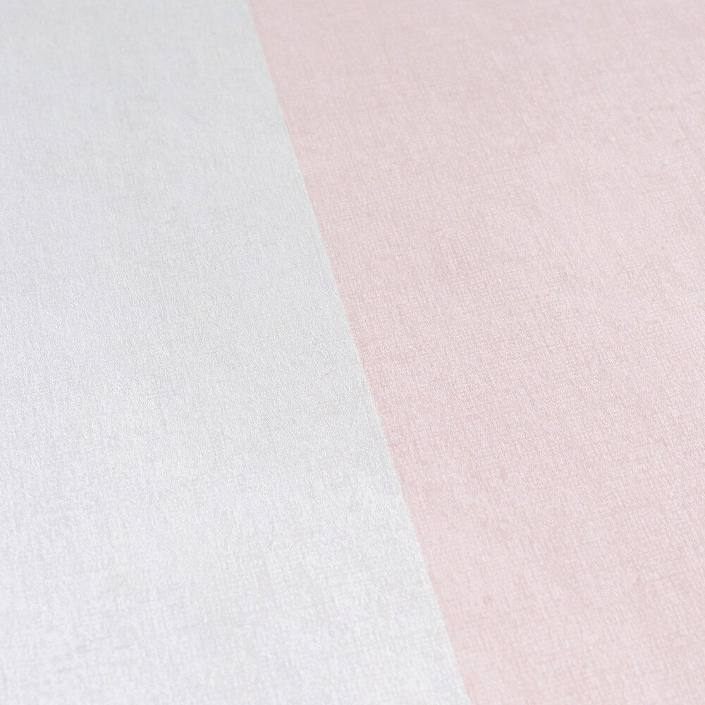             Kinderzimmer Vliestapete Streifenmuster in zarten Pastellfarben für ein romantisches Ambiente – Creme, Rosa
        