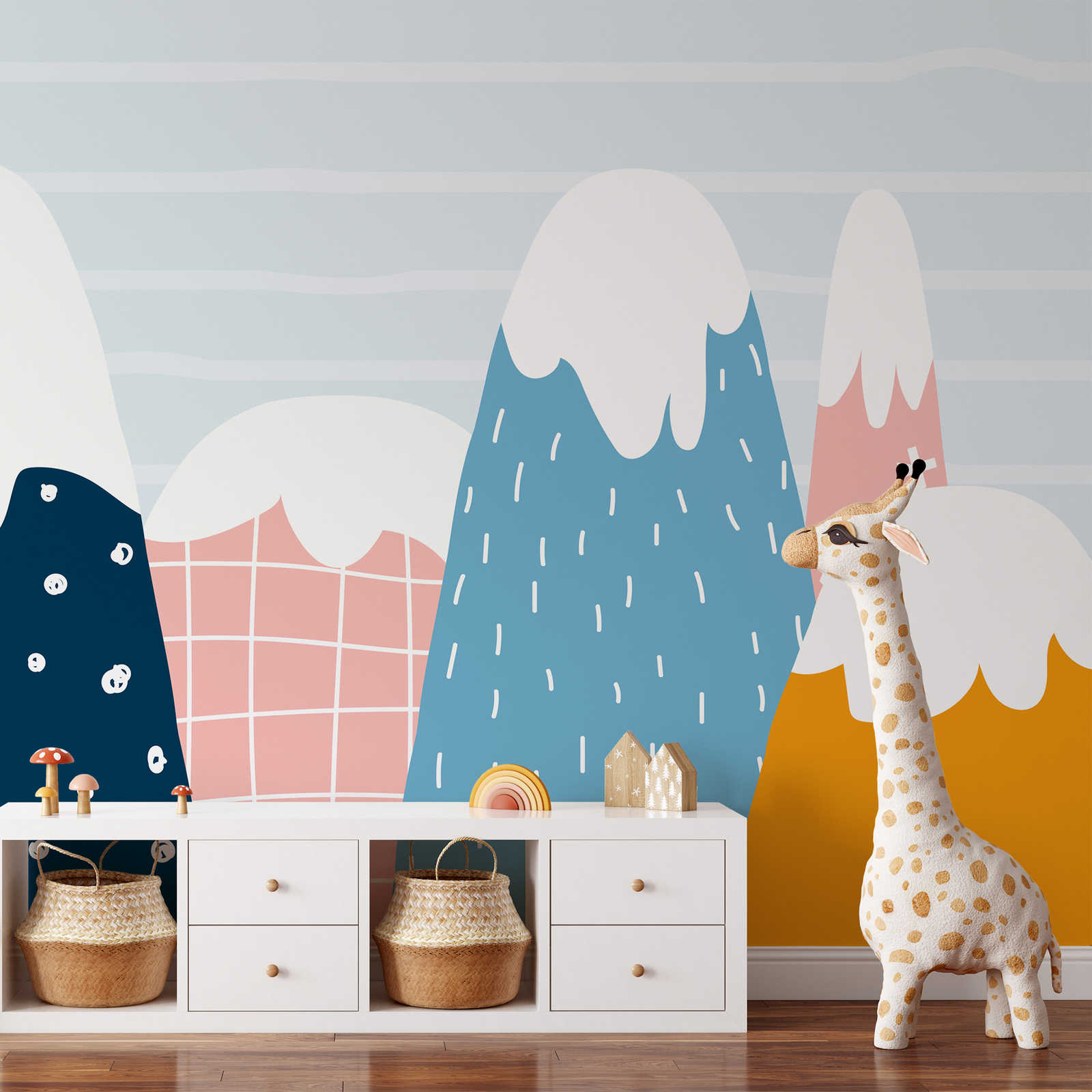             Fototapete mit verschneiten Hügeln im gemalten Stil – Glattes & perlmutt-schimmerndes Vlies
        