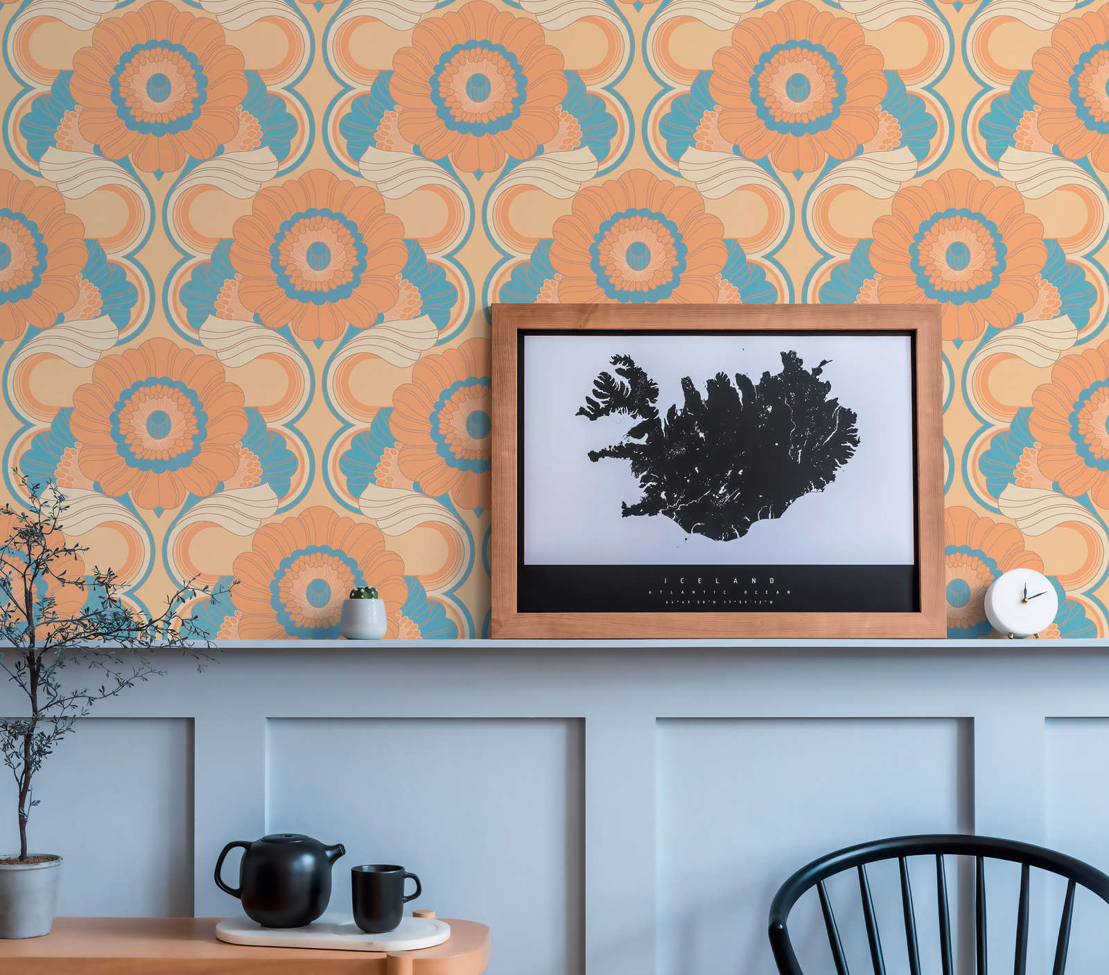             Florale Vliestapete im Retro Stil – Beige, Türkis, Orange
        