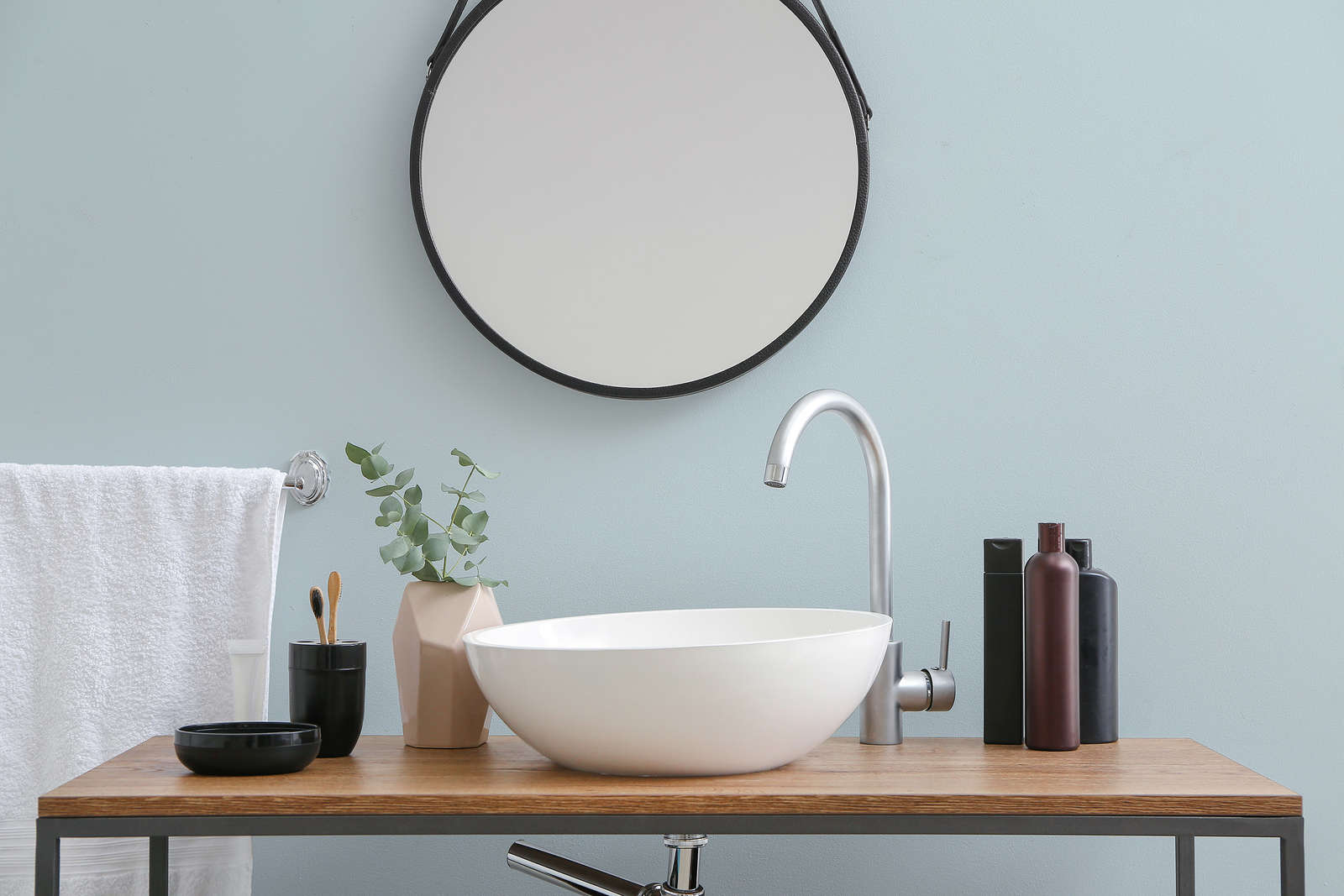             Premium Wandfarbe himmlisches Blaugrau »Blissful Blue« NW300 – 1 Liter
        