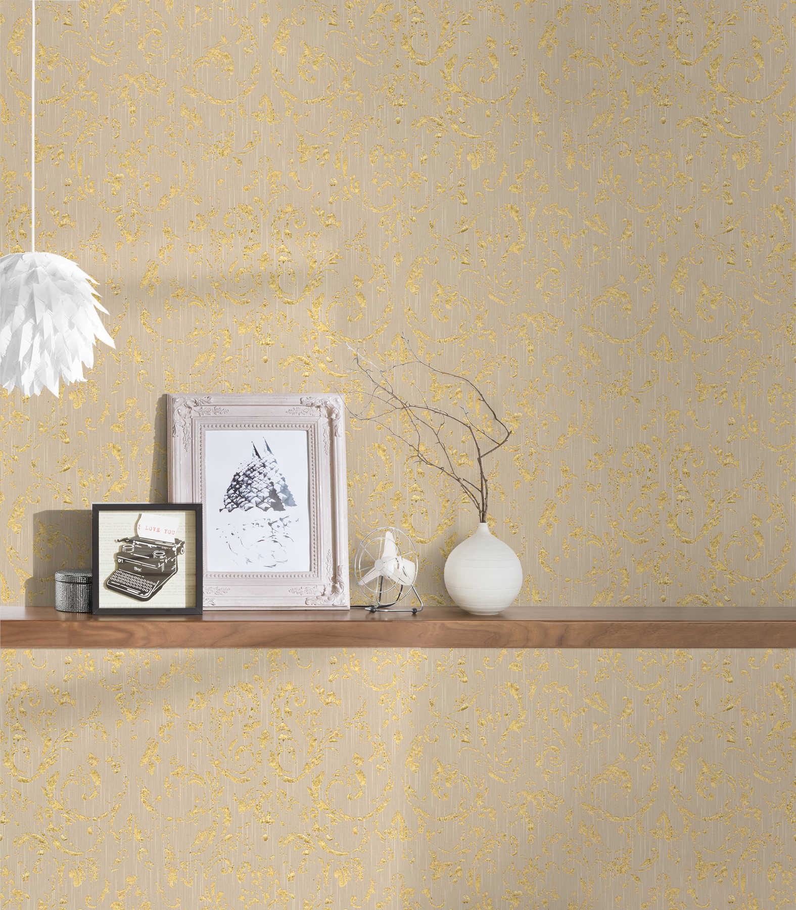 Ornamenttapete im Used-Look mit Metallic-Effekt – Beige, Gold