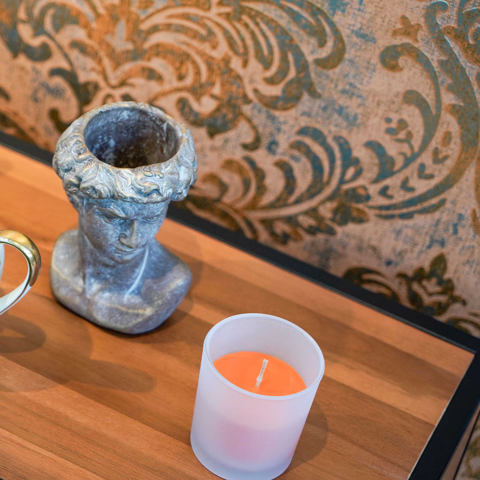         Orange Scented Candle with Mood Uplifting Fragrance - 110g
    