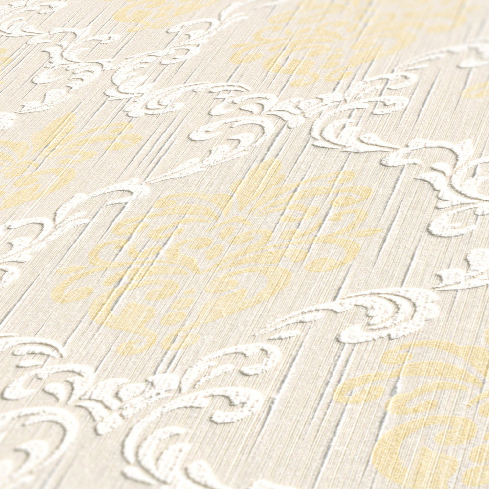             Klassische Ornament-Tapete mit Struktureffekt – Beige, Metallic
        