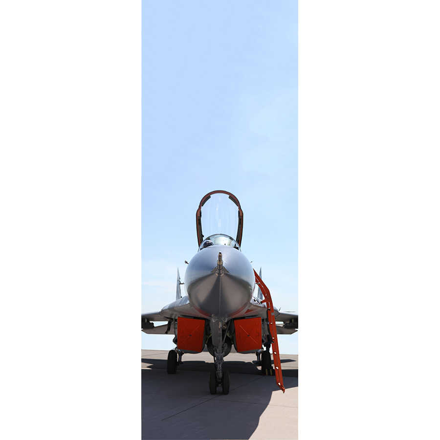 Kampfflugzeug, Vorderansicht, offene Cockpit, Aufhängung, orange Leiter