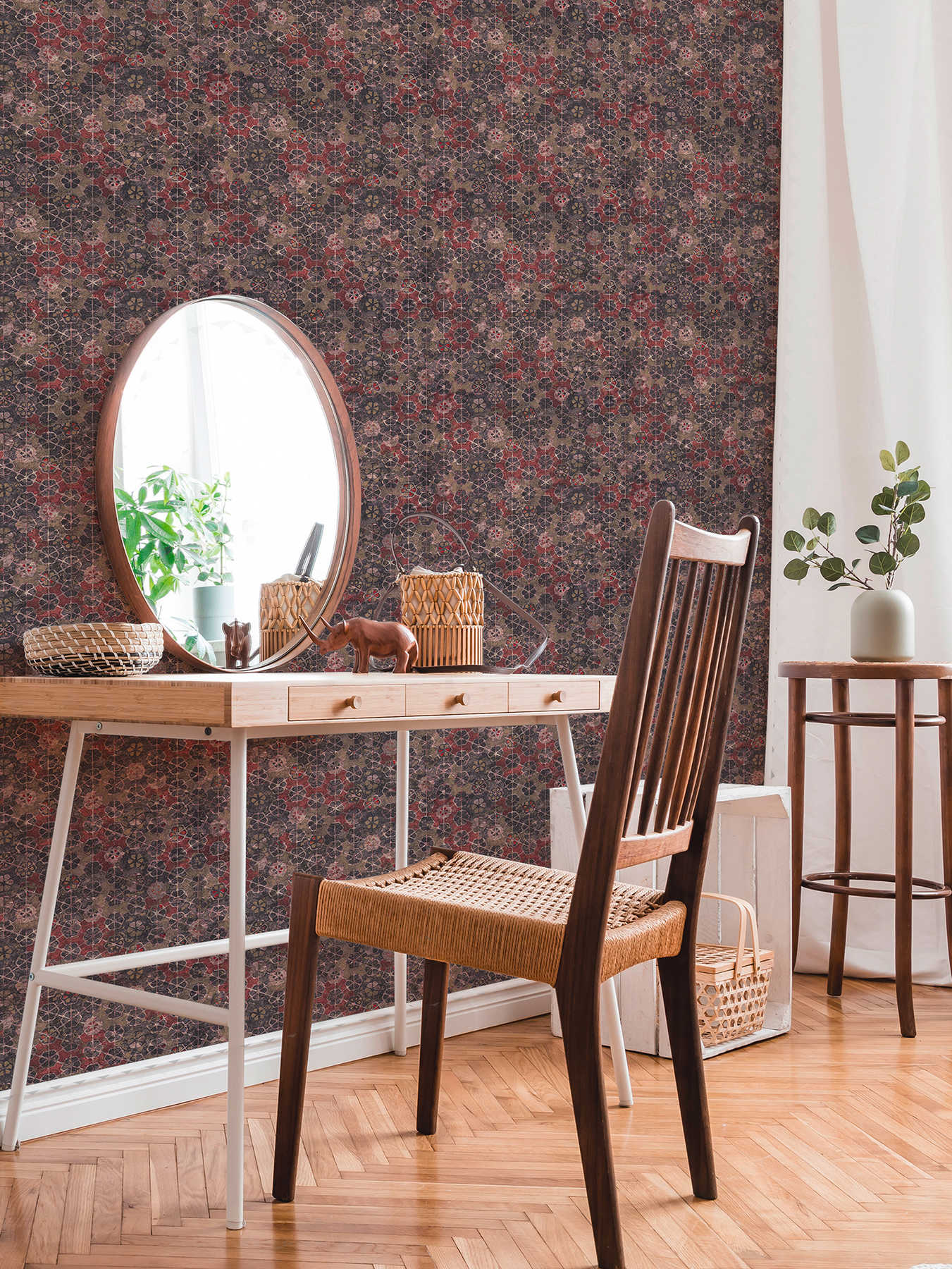             Papier peint intissé aspect carrelage avec reflets dorés - marron, rouge
        