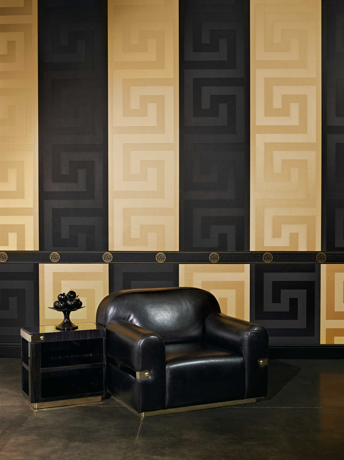            Gold Tapete VERSACE mit Struktureffekt – Metallic
        