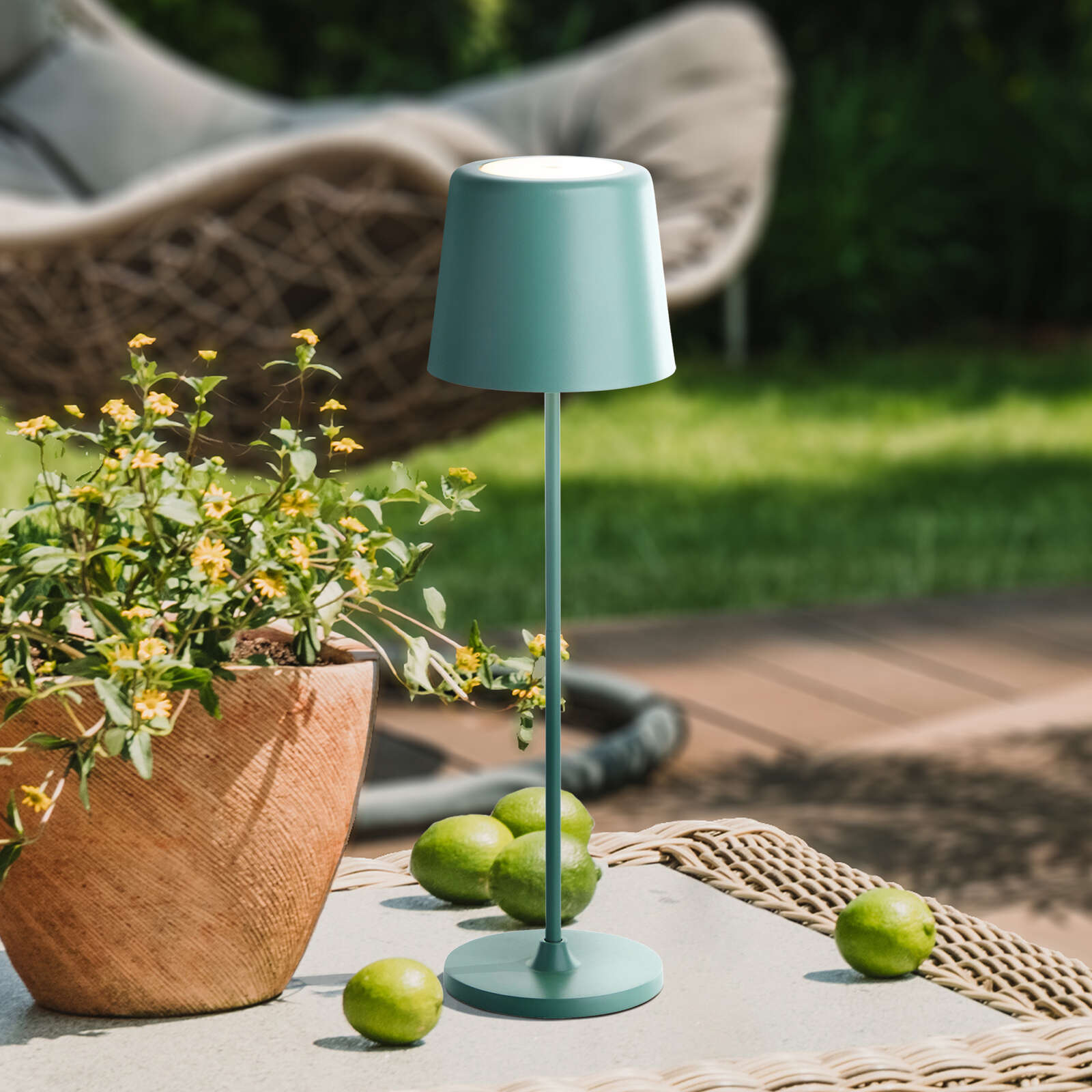 Schlichte Tischleuchte - Zeitloses Design für gemütliche Beleuchtung 10cm Durchm. x 37cm Höhe – Grün