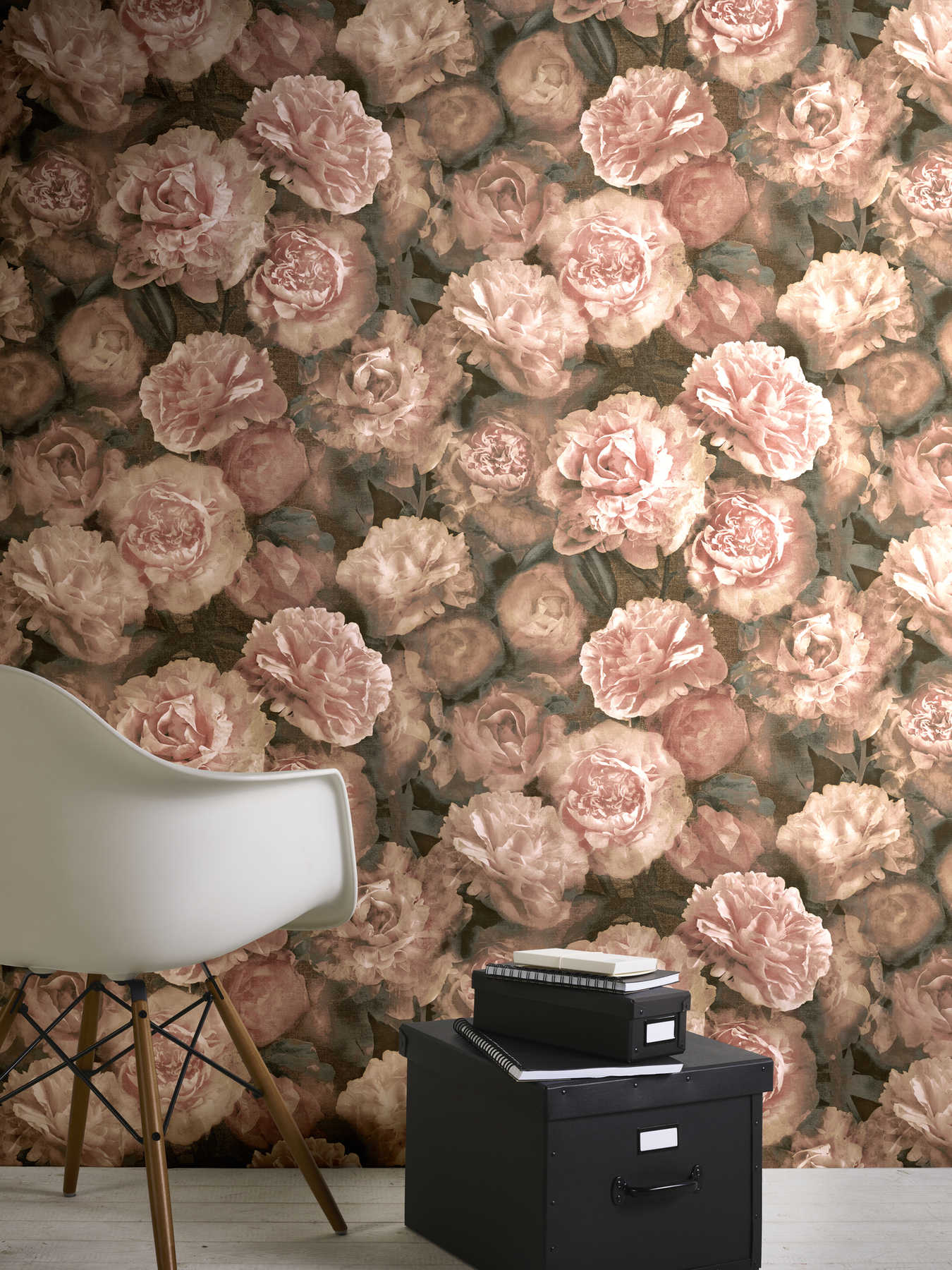             Vintage look floral wallpaper roses - pink, red, black
        