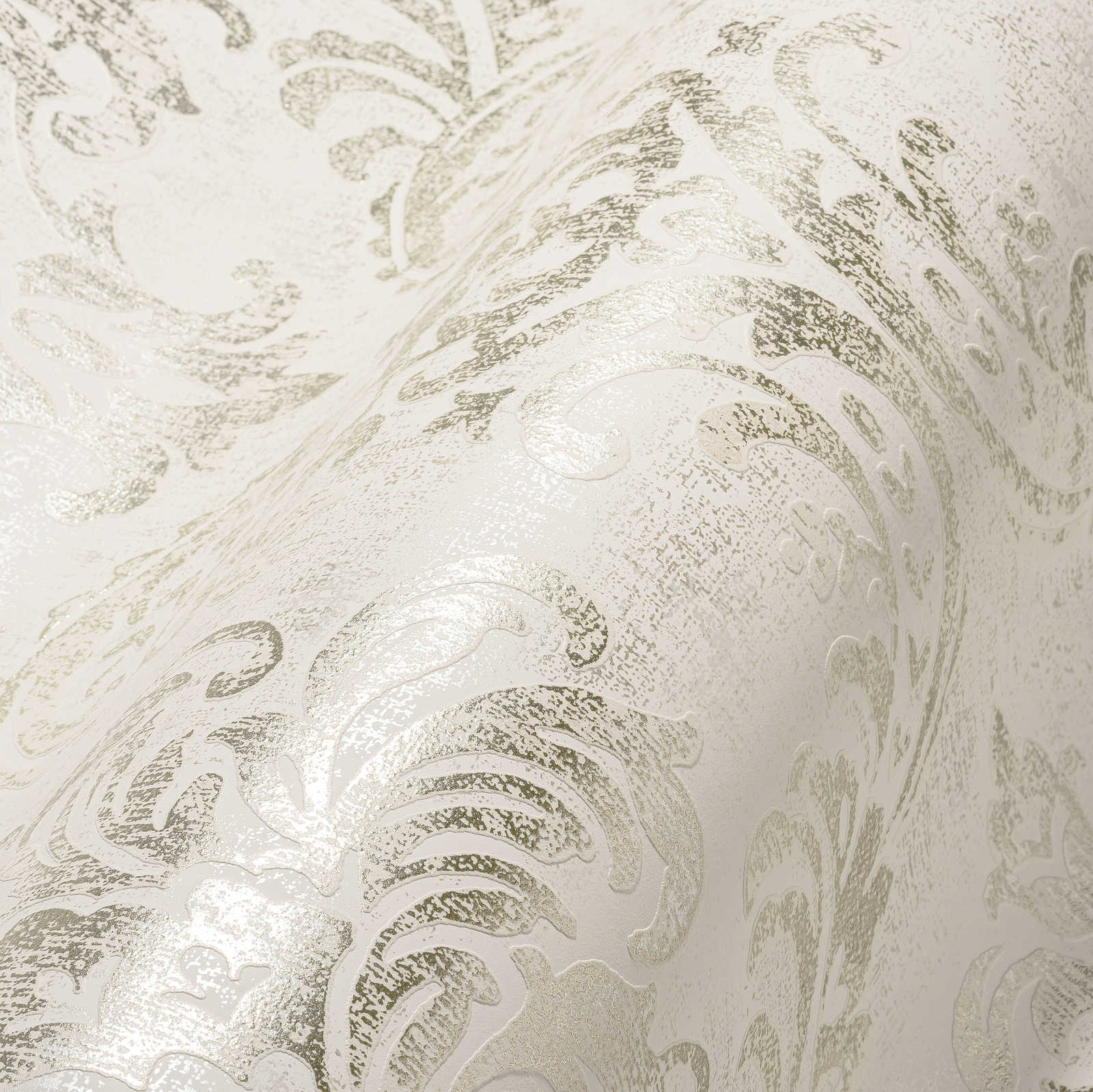             Barocktapete mit Ornament & Metallic-Look – Weiß, Silber, Gold
        