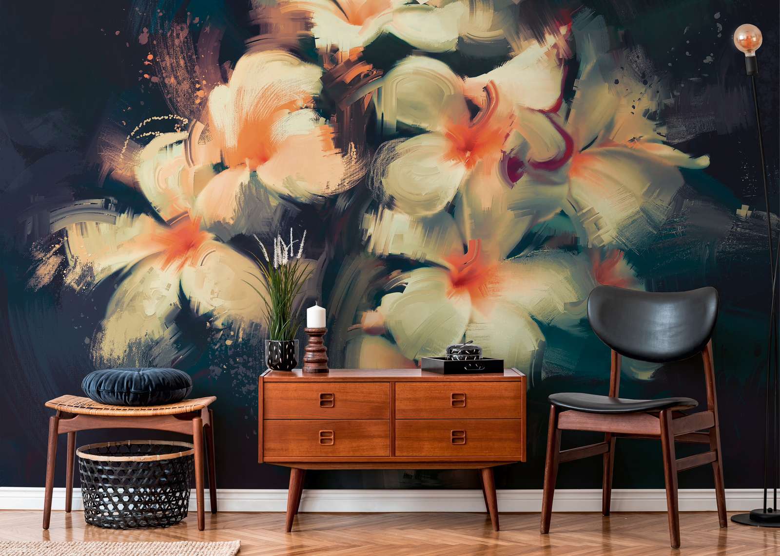 Tapetenwand, Wandbild, Florales Muster, Tischkommode, Stylische Einrichtung