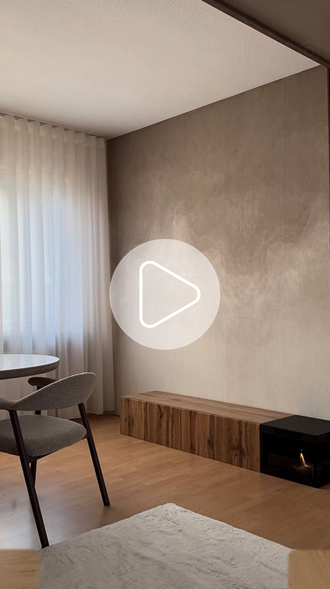 Wohnzimmer, Holzboden, Gemauerte Wand, Kamin, Sessel