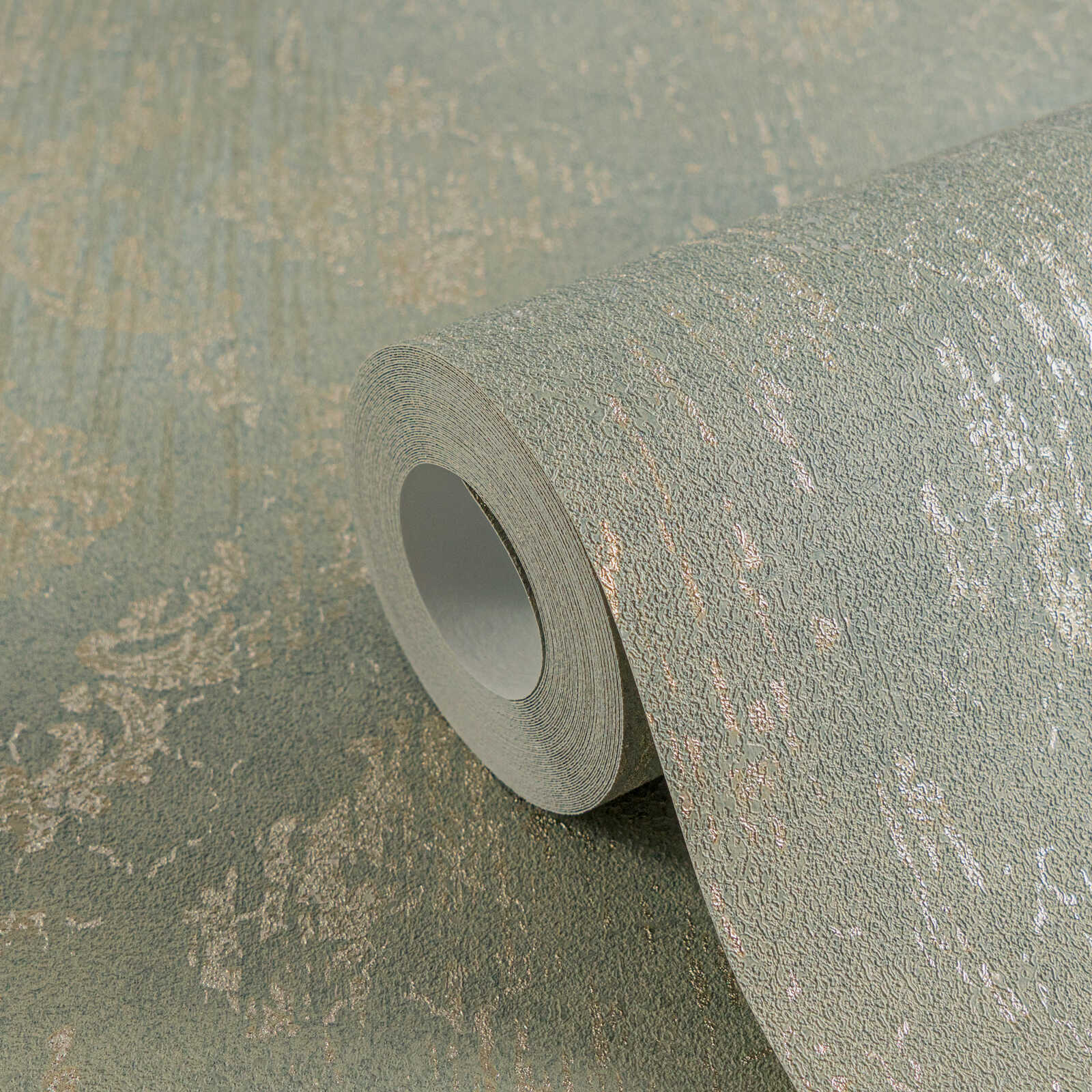 Elegante Vliestapete mit zartem Ornamentmotiv und dezenter Struktur – Grün, Champagner, Metallic