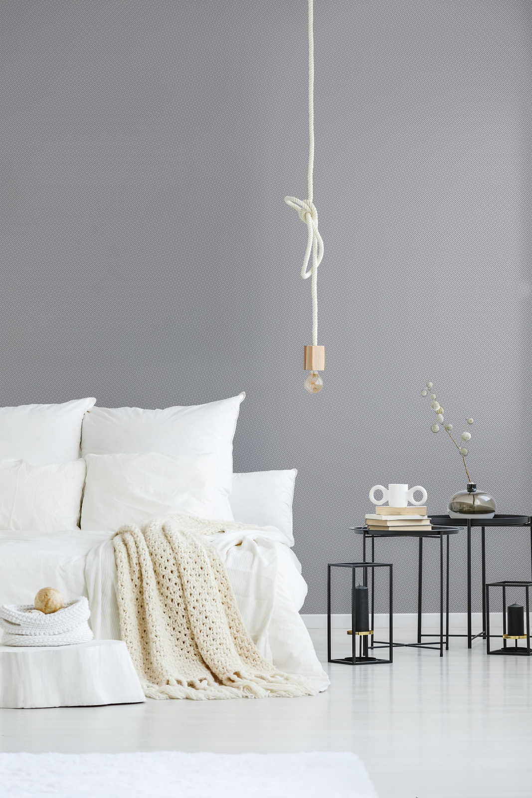             Mustertapete mit Ton-in-Ton Design & Silber-Akzenten – Braun
        