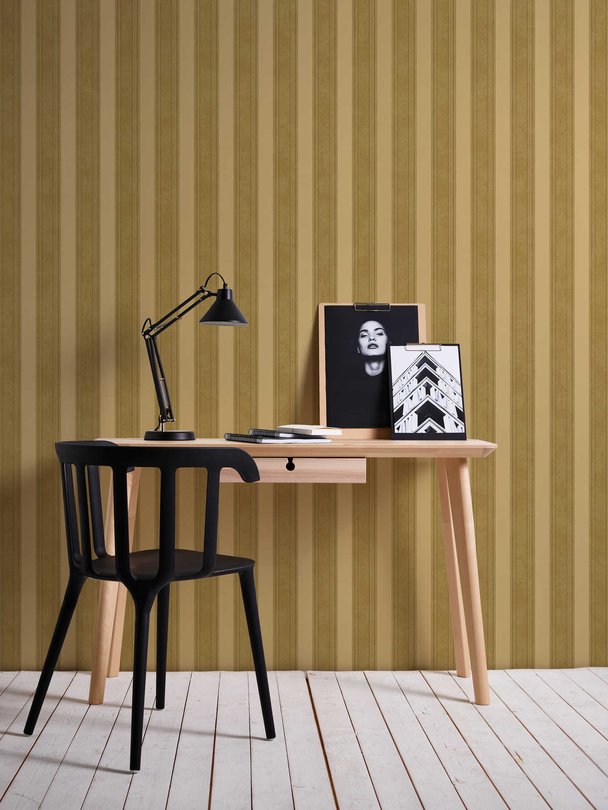             Golden stripe wallpaper with lines & texture effect - metallic
        
