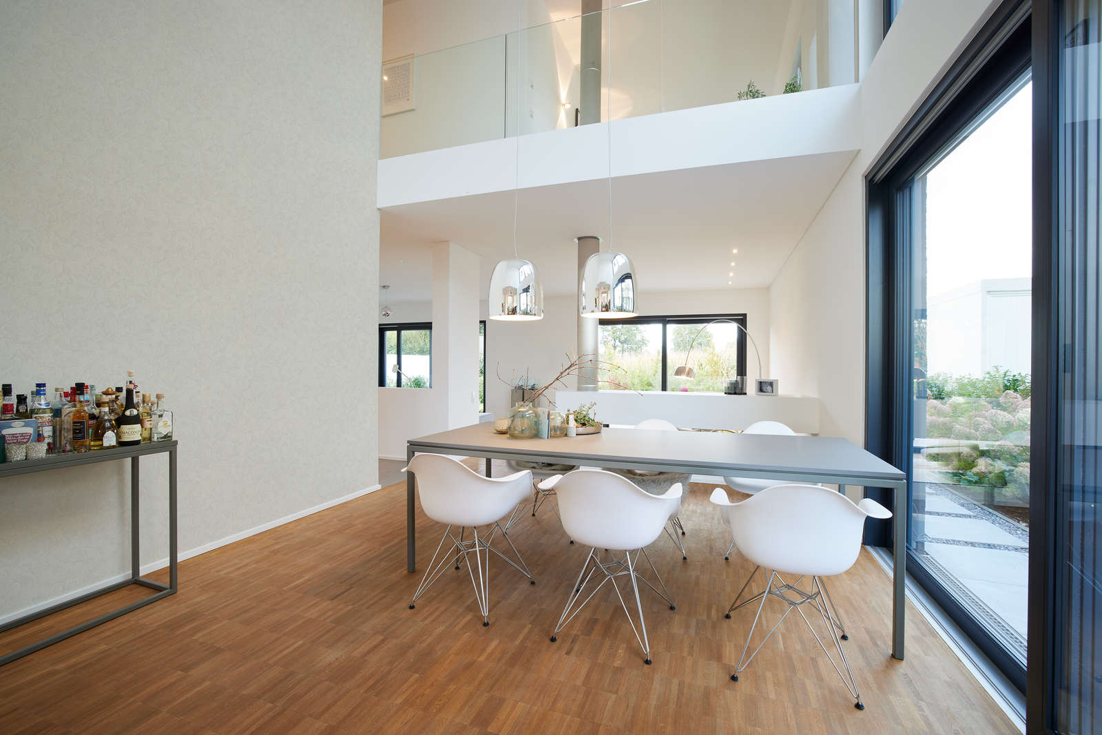             Strukturtapete in Putz-Optik mit Glitzereffekt einfarbig – Weiß
        