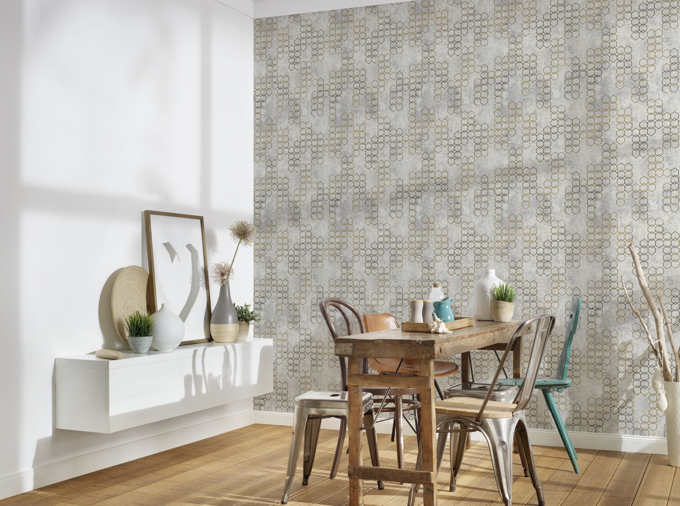 Wallpaper with grey pattern