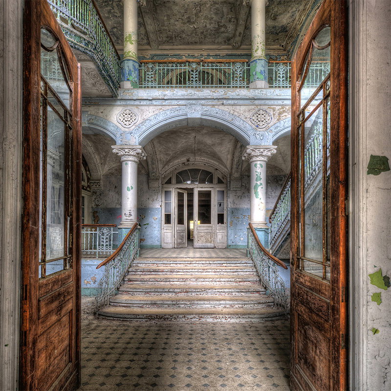 verlassene, renovierungsbedürftig, hallenarchitektur, stufen, glasfronten