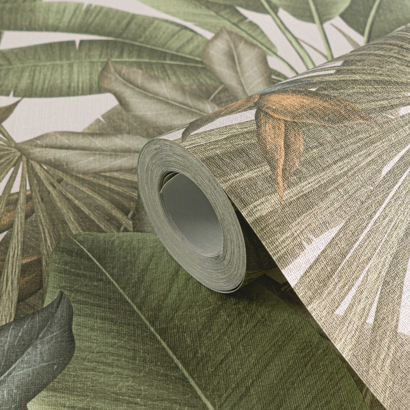             Florale Dschungeltapete leicht strukturiert mit großen Blättern – Grün, Weiß, Beige
        