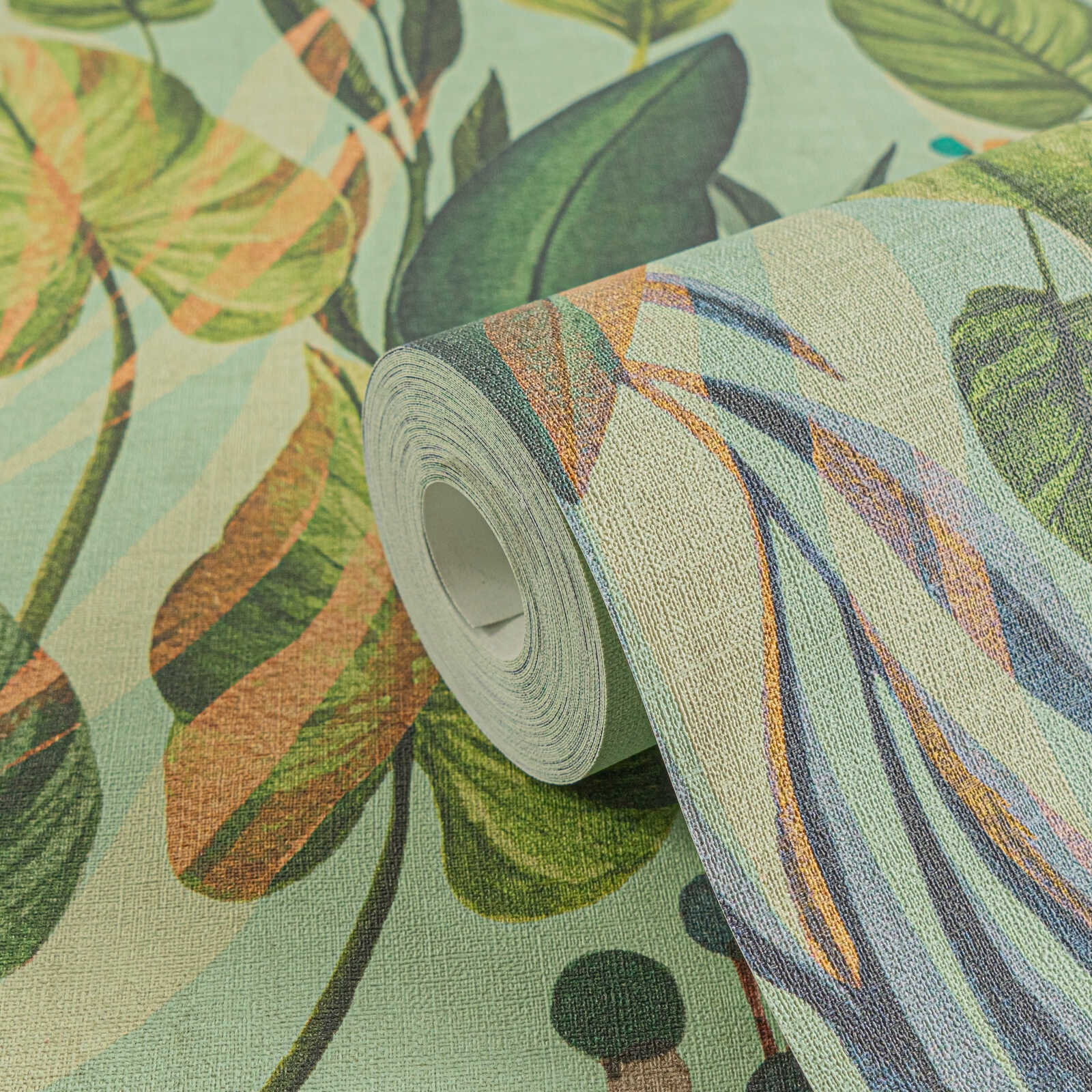             Wilde Vliestapete mit tropischem Blättermuster, einfach strukturiert – Grün, Blau
        
