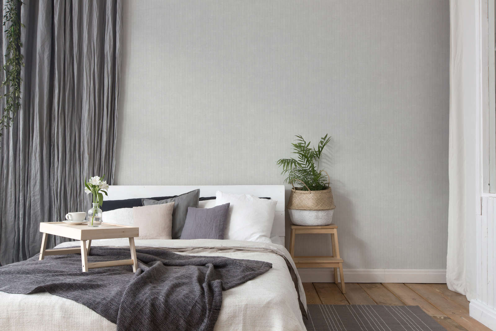 Vintage-Stil Tapete mit Streifen – Creme, Grau