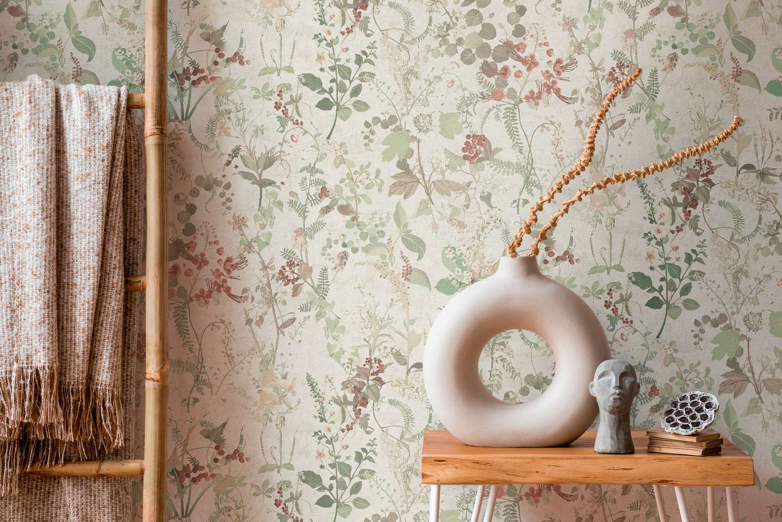             Tapete Blumen & Beeren im Landhaus Stil – Creme, Rot
        