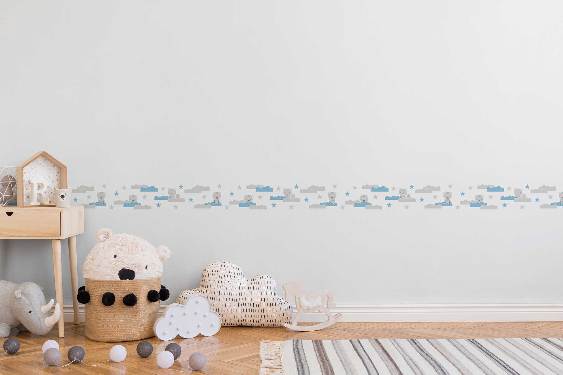            Zelfklevende Jongens Babykamer Border 'Bear Sky' - Grijs, Blauw, Wit
        