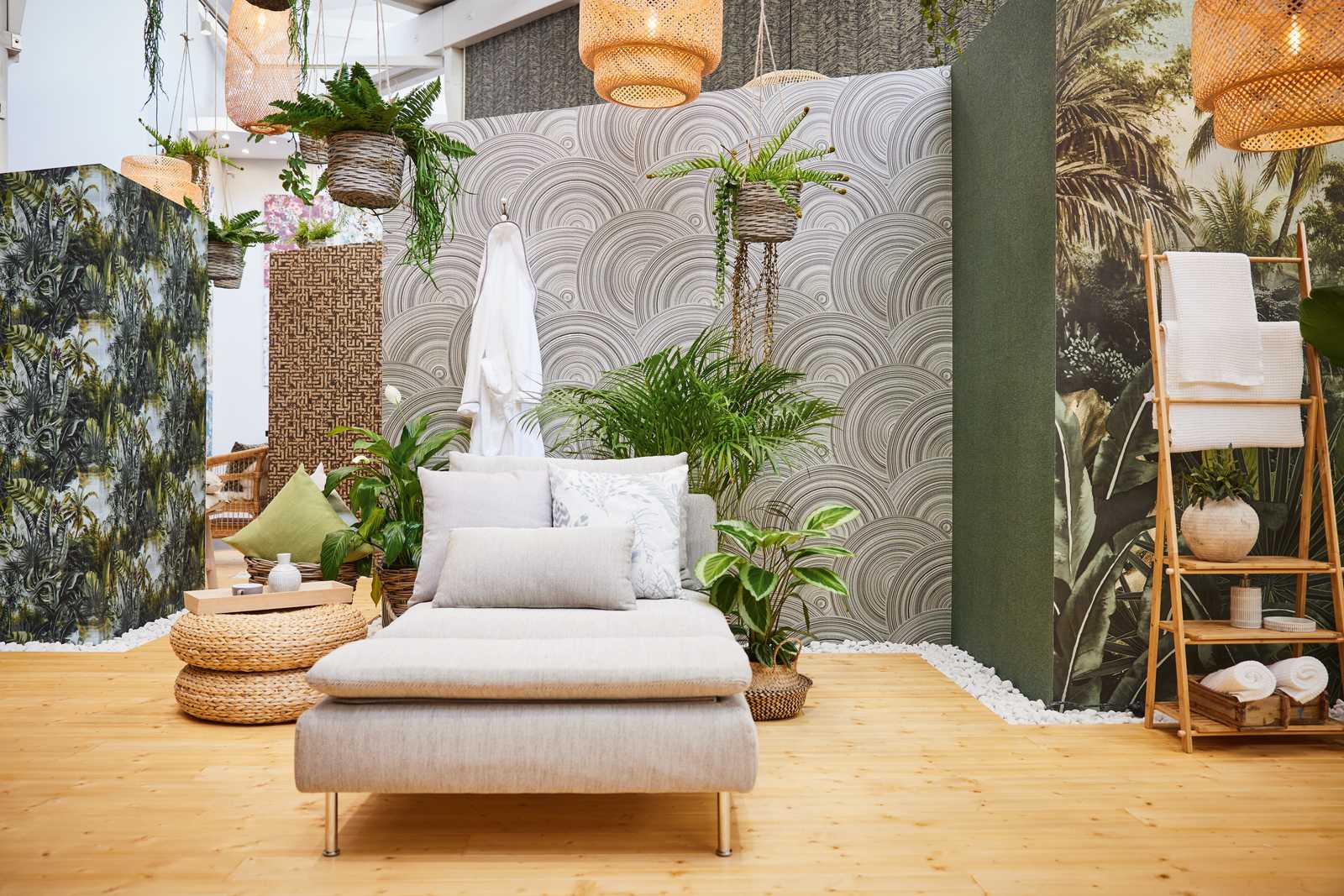             Vliestapete Dschungel mit Palmen & Blätter Design – Grün
        