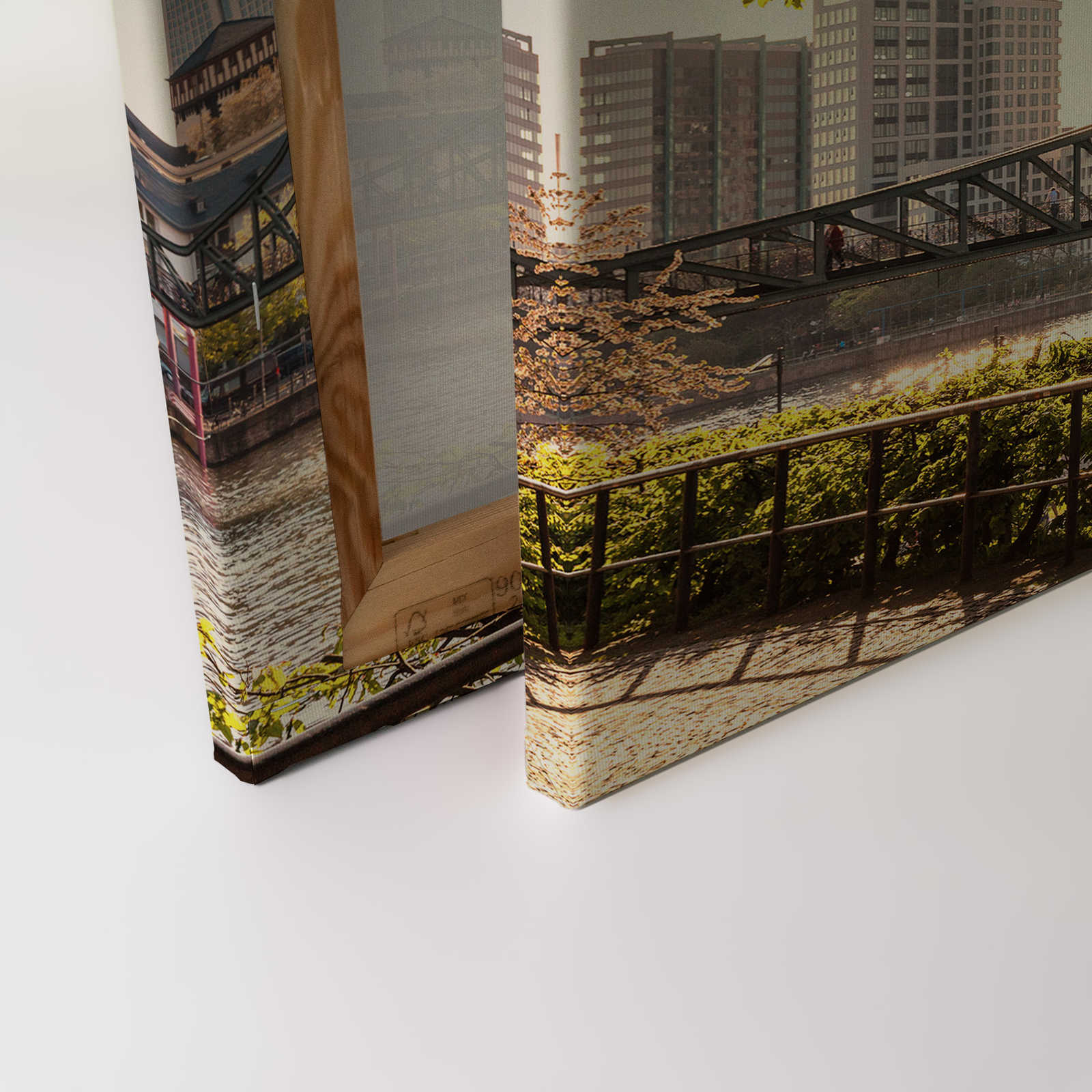             Canvas with Frankfurt Skyline - 0.90 m x 0.60 m
        