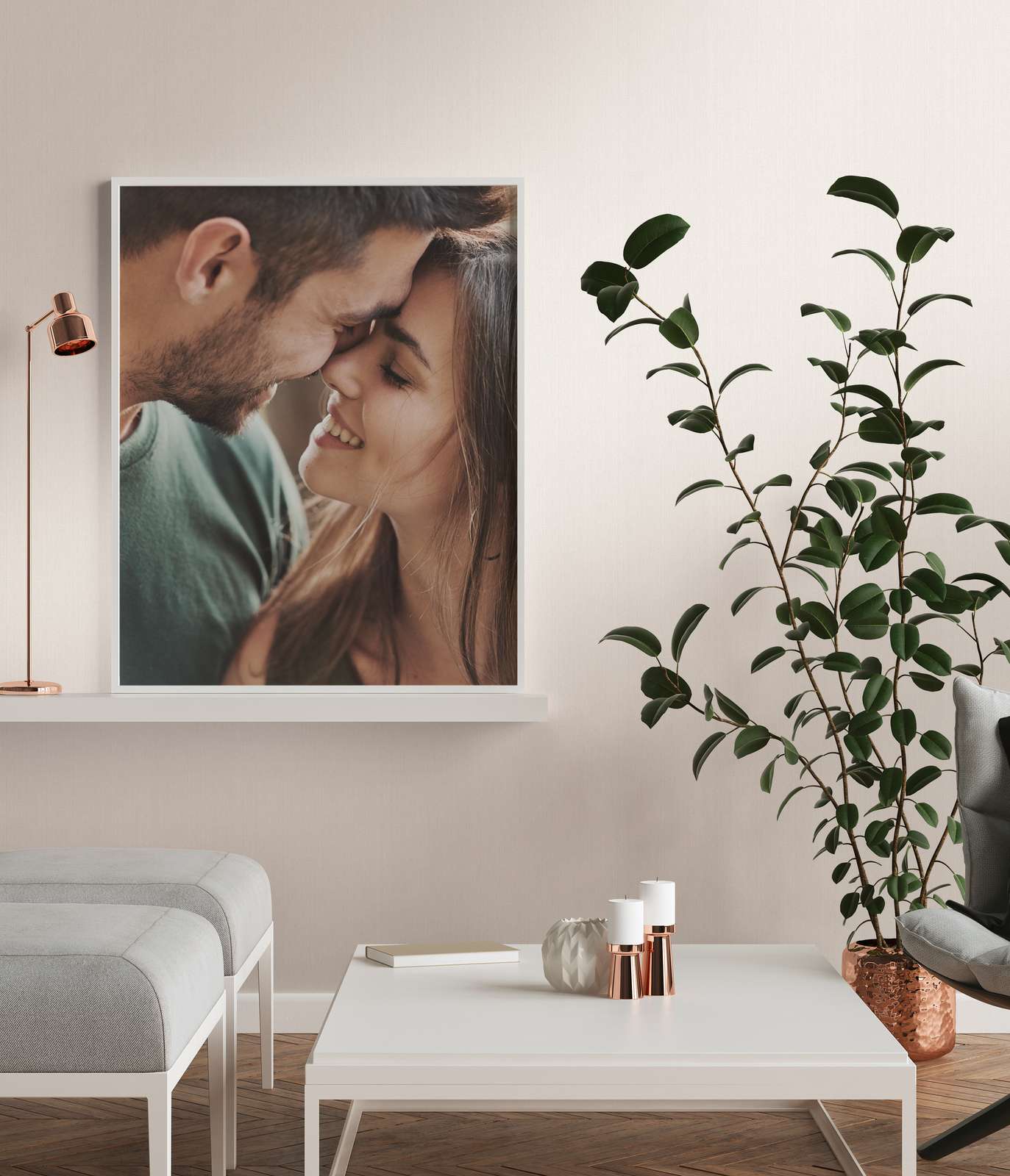             Cremeweiße Tapete seidenmatt mit natürlichem Struktureffekt
        