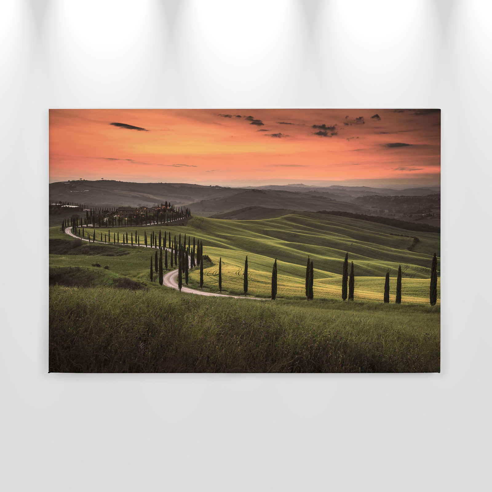             Leinwand mit toskanischer Landschaft in der Dämmerung – 0,90 m x 0,60 m
        