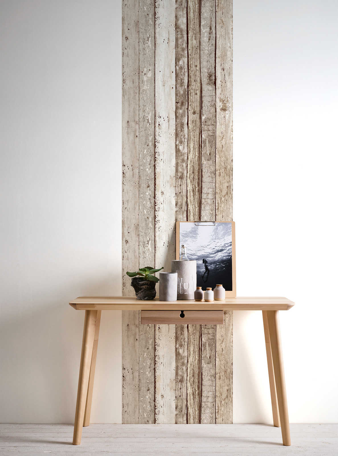             Vintage Holzoptik Tapete im Landhaus Stil – Braun
        