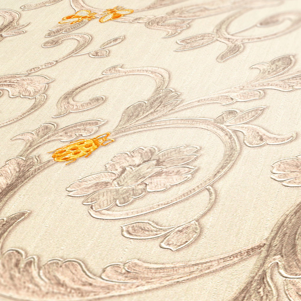             Tapete VERSACE mit Schmetterlingen & Ornamenten – Creme, Gold
        