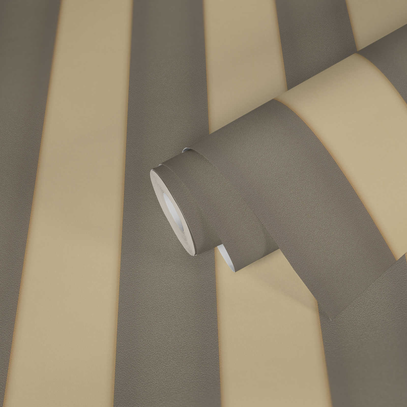             Tapete mit Silber Metallic Streifen – Creme, Grau
        