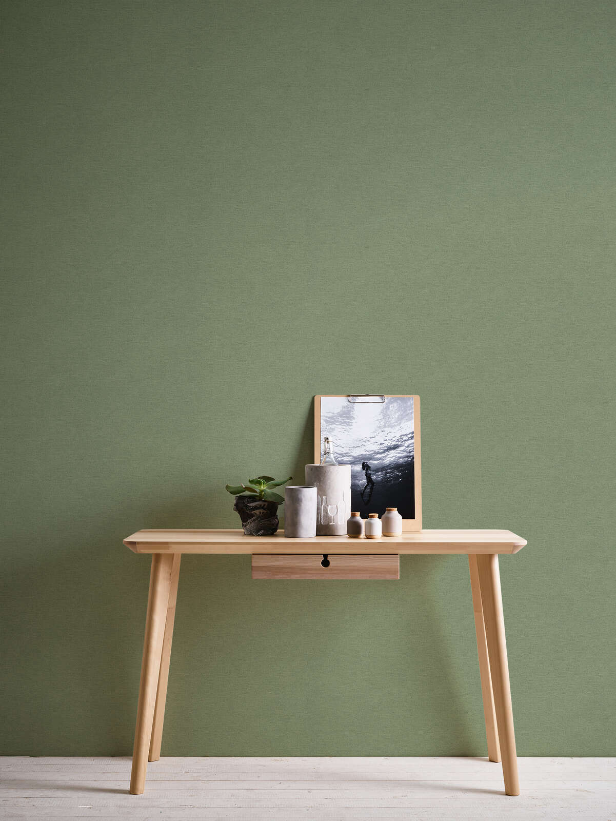 Holzschreibtisch, Konsole, Holz, grüne Wand, Pflanze