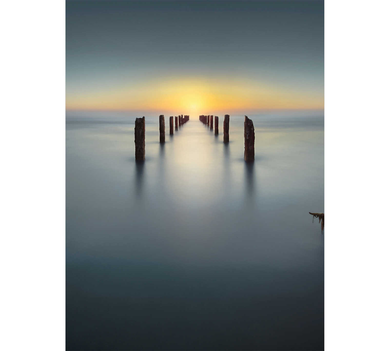         Papier peint panoramique lac au crépuscule avec ponton - bleu, jaune
    