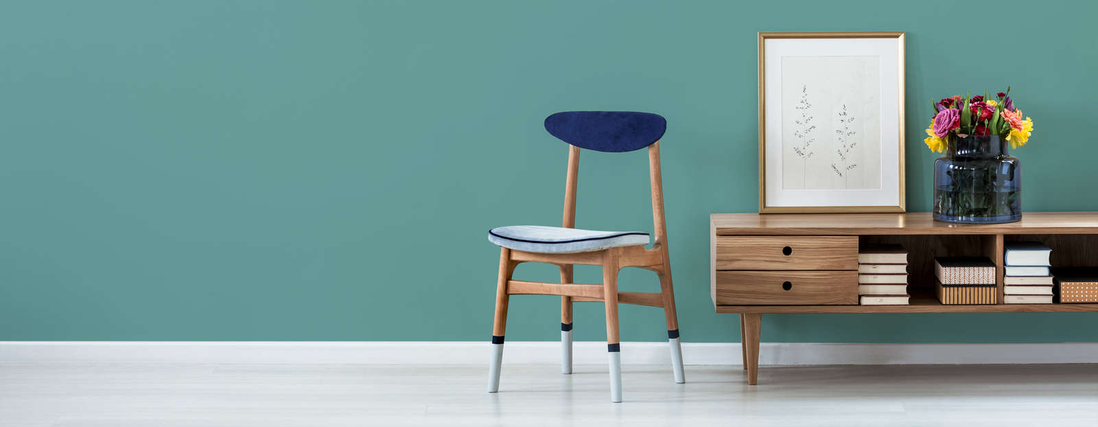 Stuhl, Holzstuhl, Lehnstuhl, Blaues Polster, Interieur
