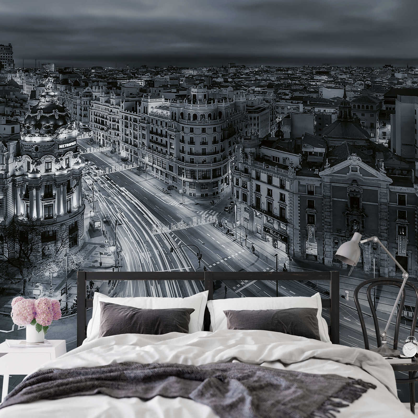             Fototapete Stadt Madrid – Grau, Weiß, Schwarz
        