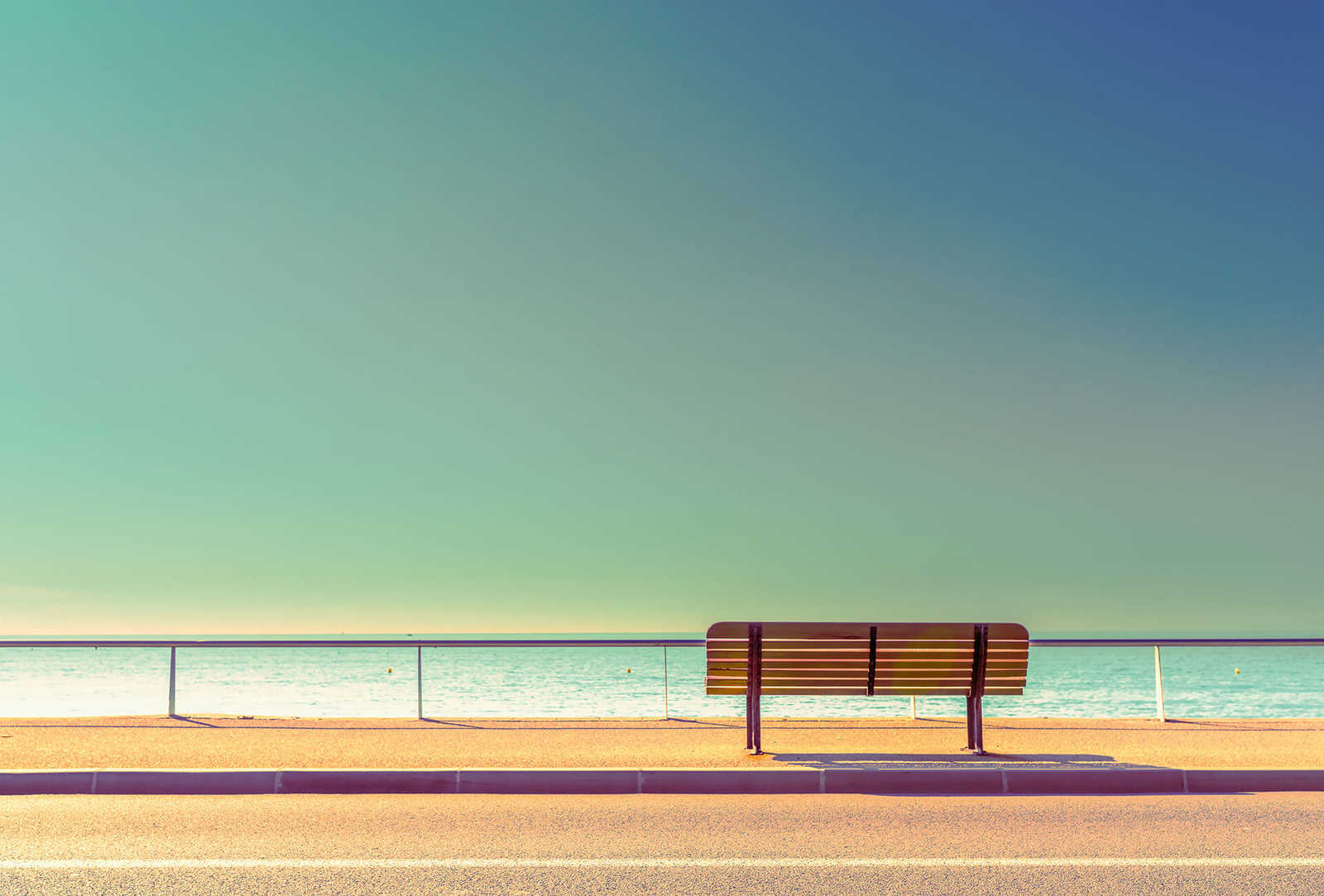         Papier peint panoramique banc au bord du lac - violet, crème, jaune
    